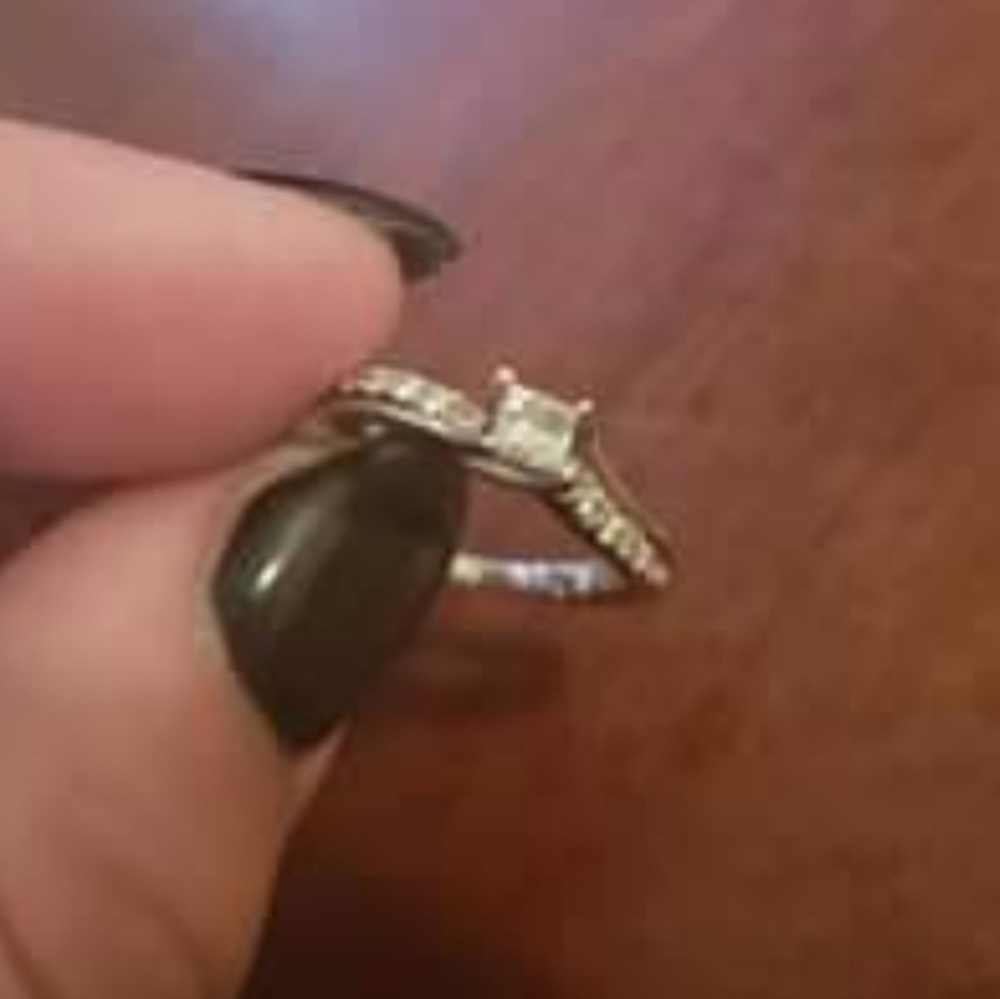 Diamond Ring - Picture 2 of 5